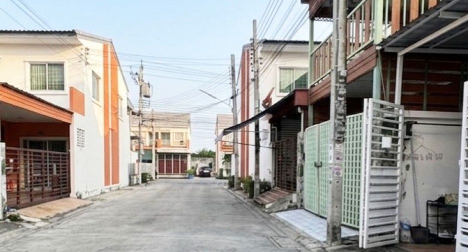 For sale 2 bedrooms townhouse in Bang Bo, Samut Prakan