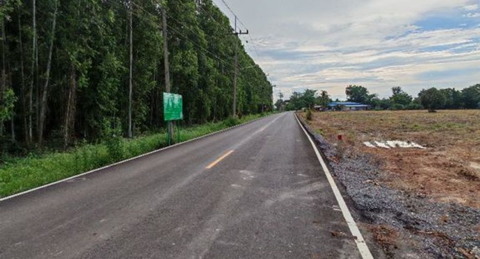 For sale land in Si Maha Phot, Prachin Buri