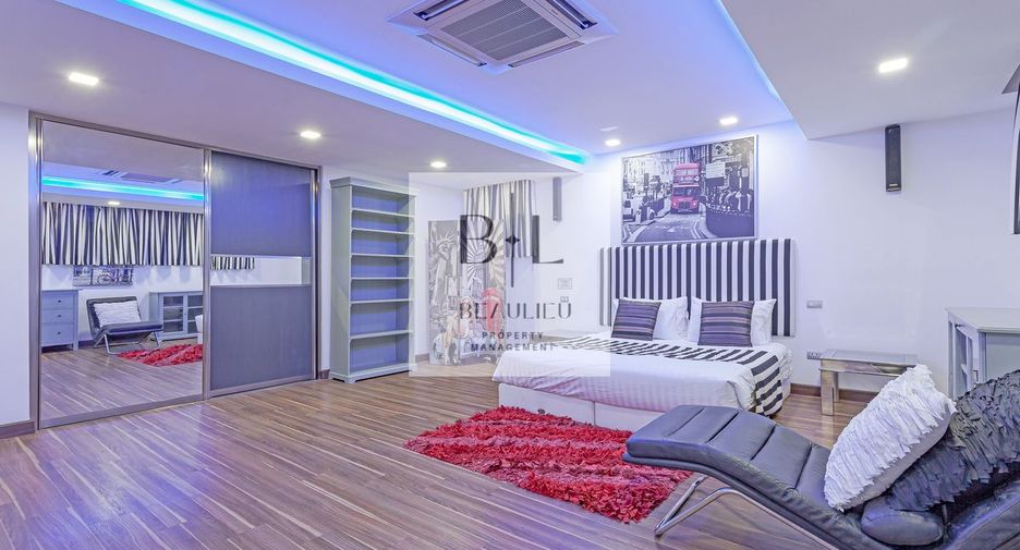 À louer et à vendre 4 chambres maison à Pratumnak, Pattaya