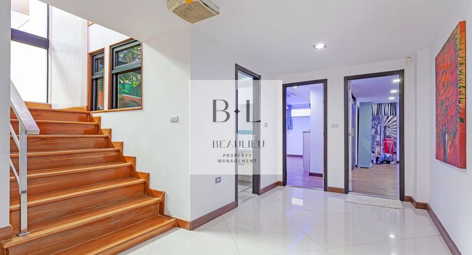 À louer et à vendre 4 chambres maison à Pratumnak, Pattaya