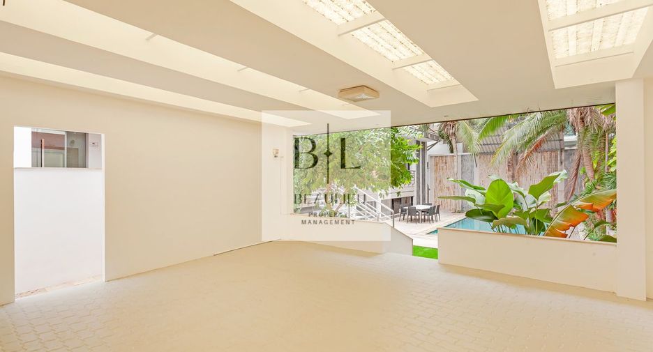 À louer et à vendre 4 chambres maison à Pratumnak, Pattaya