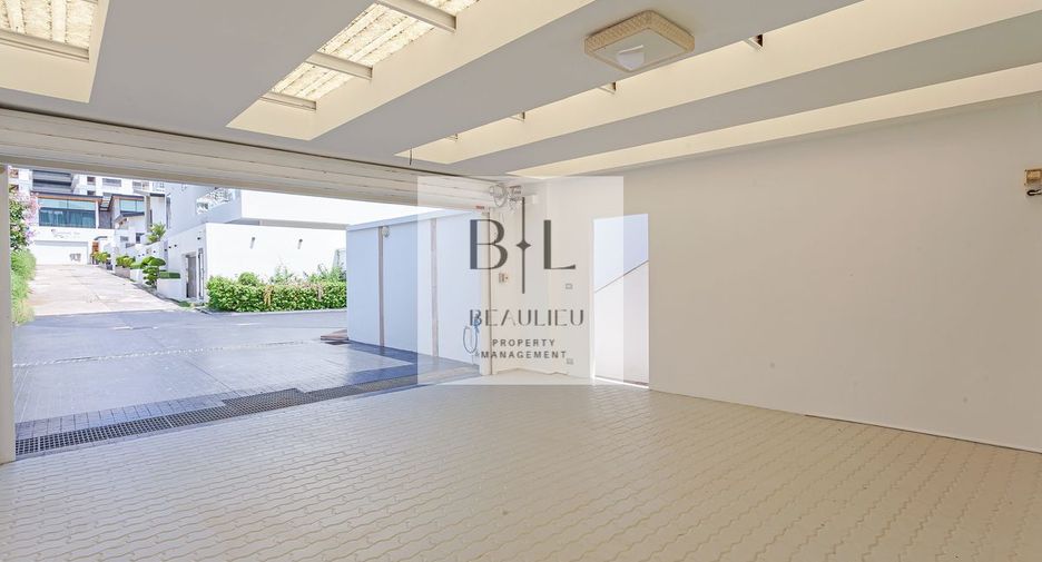 À louer et à vendre 4 chambres maison à Pratumnak, Pattaya