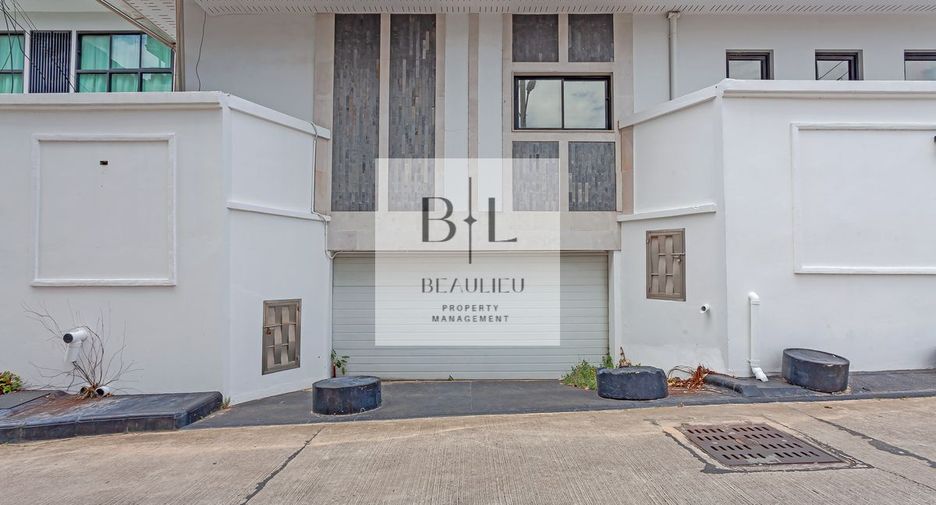 À louer et à vendre 4 chambres maison à Pratumnak, Pattaya