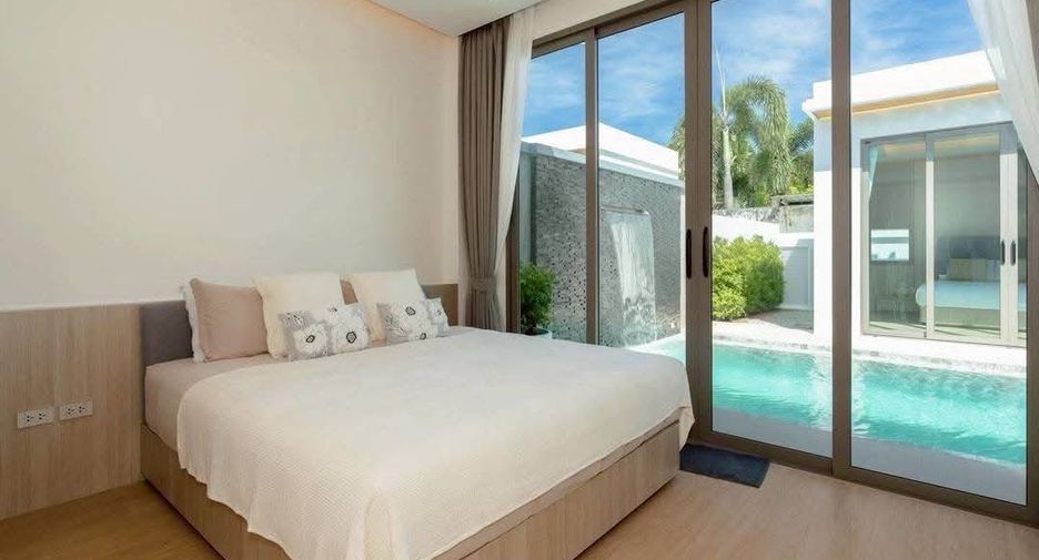 For rent 3 bedrooms villa in Mueang Phuket, Phuket