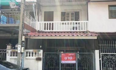 Casa adosada en venta de 4 habitaciones en Thung Khru, Bangkok