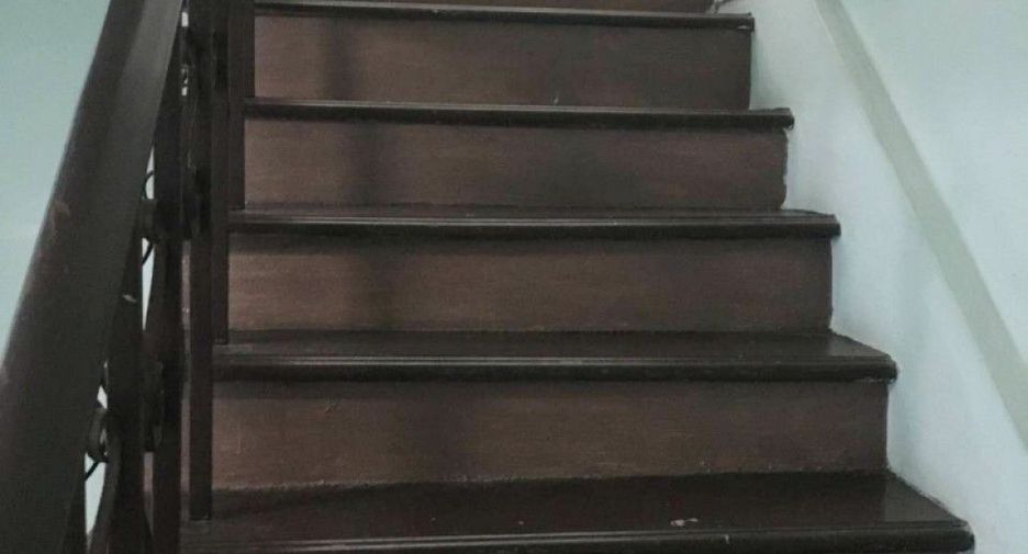 Casa adosada en venta de 4 habitaciones en Thung Khru, Bangkok