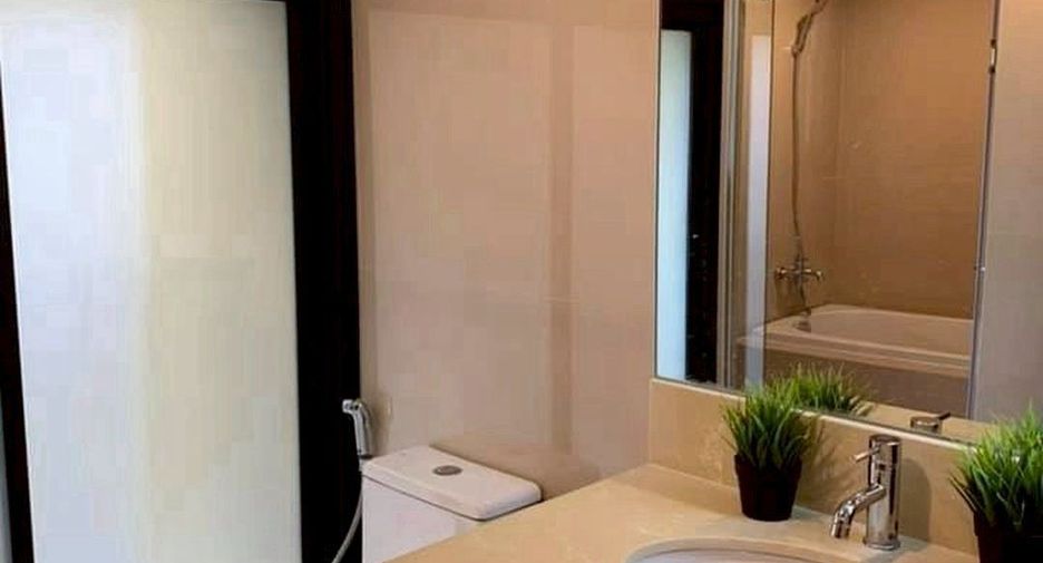 For rent 2 bedrooms condo in Pathum Wan, Bangkok