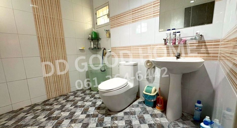 À vendre 3 chambres maison à Krathum Baen, Samut Sakhon