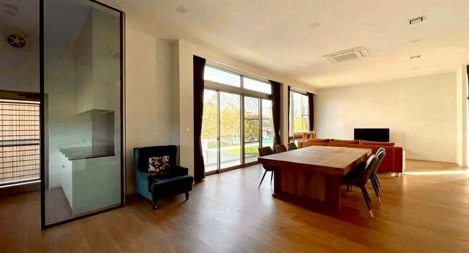 For rent 3 bedrooms house in Saphan Sung, Bangkok