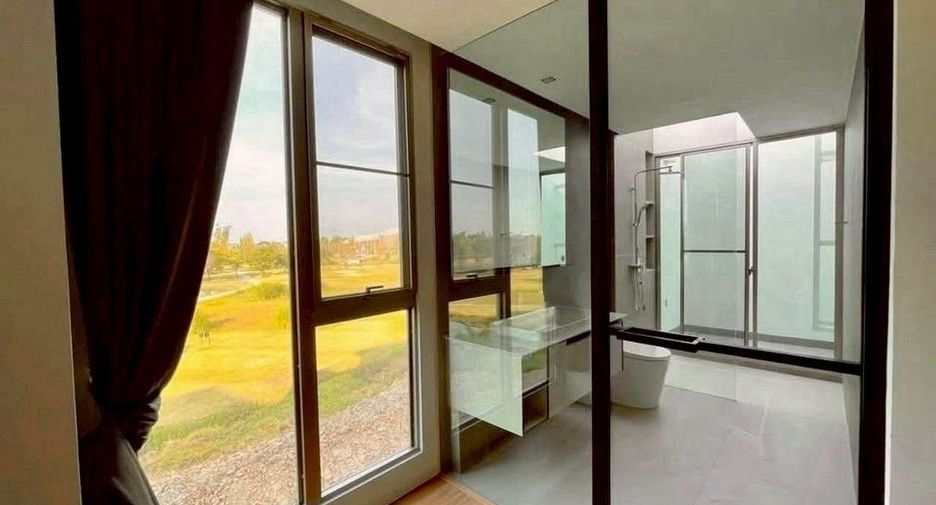 For rent 3 bedrooms house in Saphan Sung, Bangkok