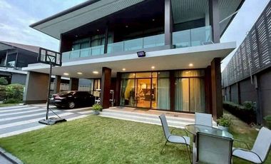 For rent 4 bedrooms house in Bang Kapi, Bangkok