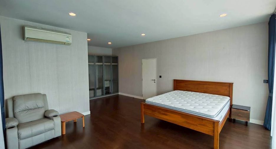 Casa en alquiler y en venta de 5 habitaciones en Bang Kapi, Bangkok