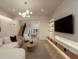 For rent そして for sale 5 ベッドルーム townhouse in Khlong Toei, Bangkok