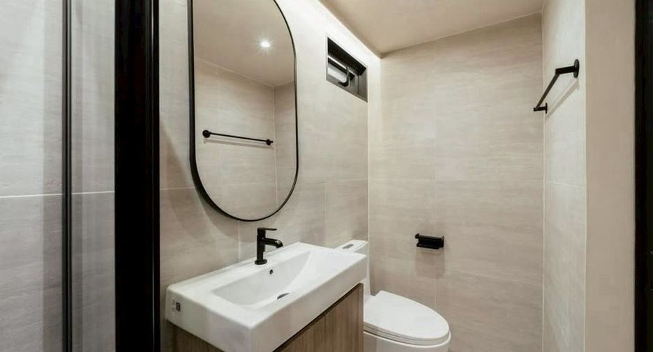 Reihenhaus zur Miete und zum Kauf mit 5 Zimmer in Khlong Toei, Bangkok