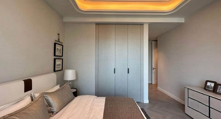 For rent 3 bedrooms condo in Sathon, Bangkok