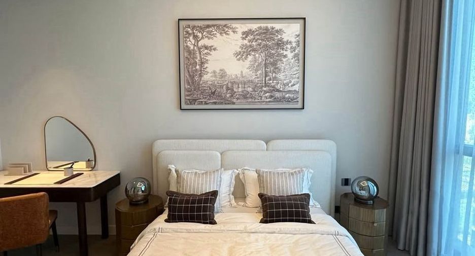 For rent 3 bedrooms condo in Sathon, Bangkok