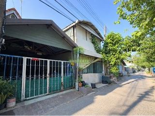 Casa adosada en venta de 2 habitaciones en Lam Luk Ka, Pathum Thani