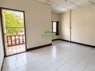 Casa adosada en venta de 2 habitaciones en Lam Luk Ka, Pathum Thani