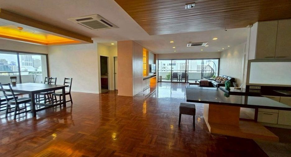 For rent 3 bedrooms condo in Watthana, Bangkok