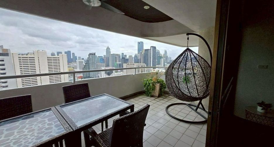 For rent 3 bedrooms condo in Watthana, Bangkok