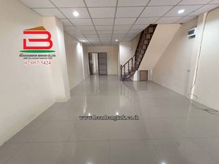 For sale 2 ベッドルーム house in Khlong Sam Wa, Bangkok