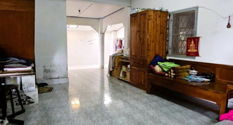 Reihenhaus zum Kauf mit 5 Zimmer in Nong Khaem, Bangkok
