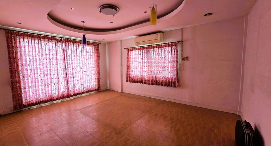 Reihenhaus zum Kauf mit 5 Zimmer in Nong Khaem, Bangkok