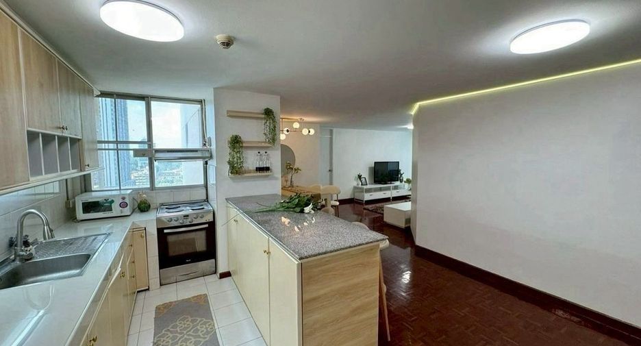 For sale 2 bedrooms condo in Watthana, Bangkok