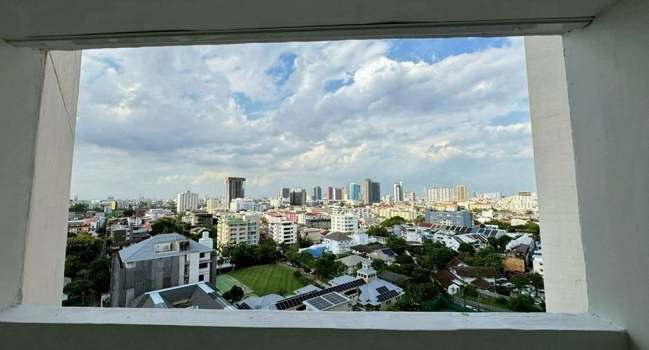 For sale 2 bedrooms condo in Watthana, Bangkok