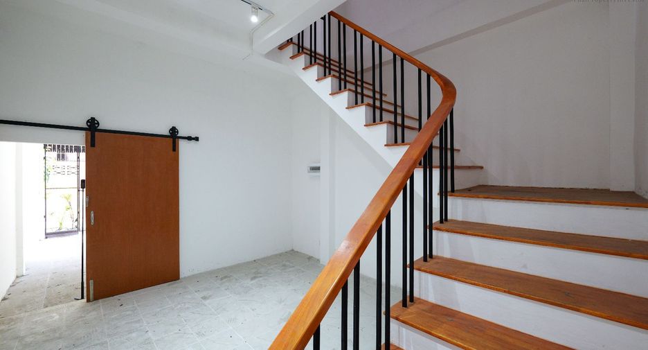 Büro zum Kauf in Yan Nawa, Bangkok