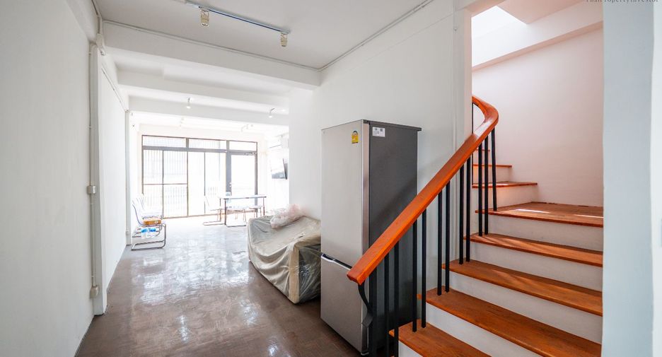 Büro zum Kauf in Yan Nawa, Bangkok