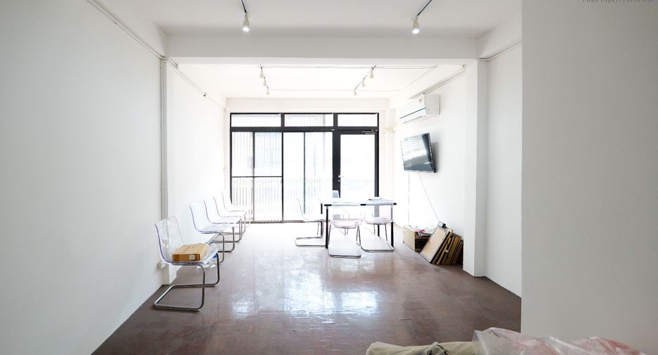 Büro zum Kauf in Yan Nawa, Bangkok