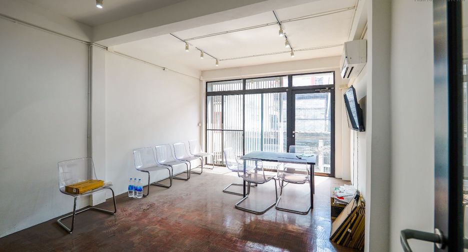 Büro zum Kauf in Yan Nawa, Bangkok