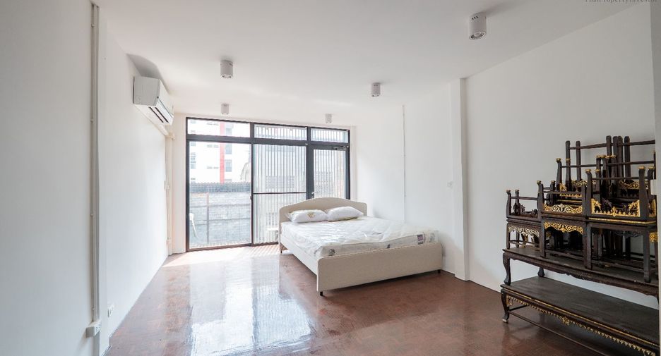 Büro zum Kauf in Yan Nawa, Bangkok