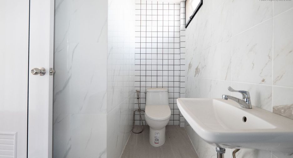 Büro zum Kauf in Yan Nawa, Bangkok
