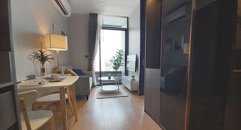 For sale 1 bed condo in Watthana, Bangkok
