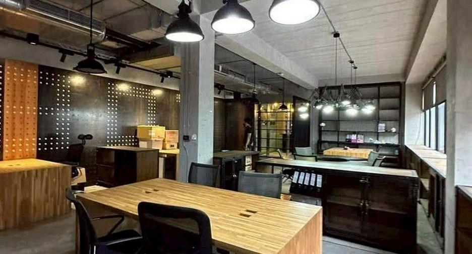 For rent and for sale retail Space in Wang Thonglang, Bangkok