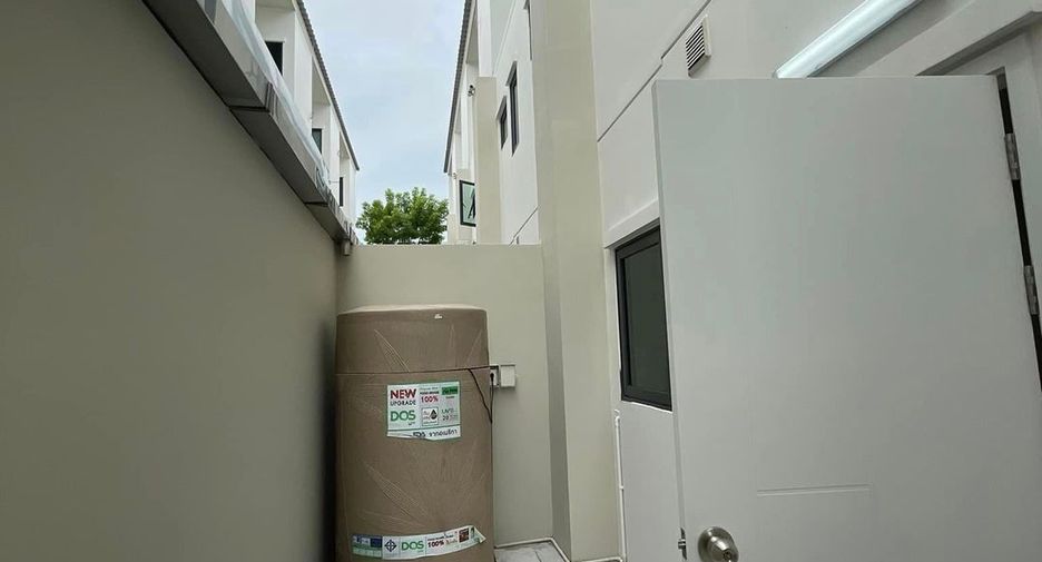 Reihenhaus zur Miete mit 3 Zimmer in Prawet, Bangkok
