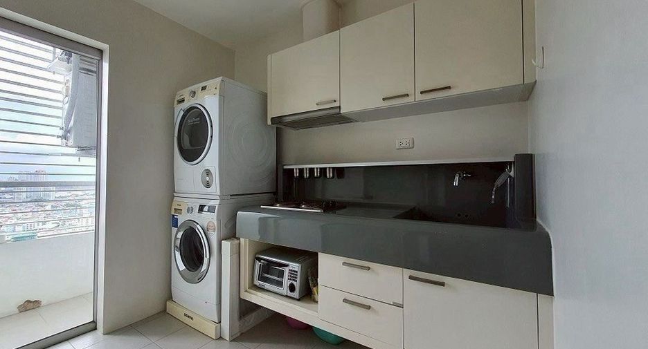 For sale 2 bedrooms condo in Sathon, Bangkok