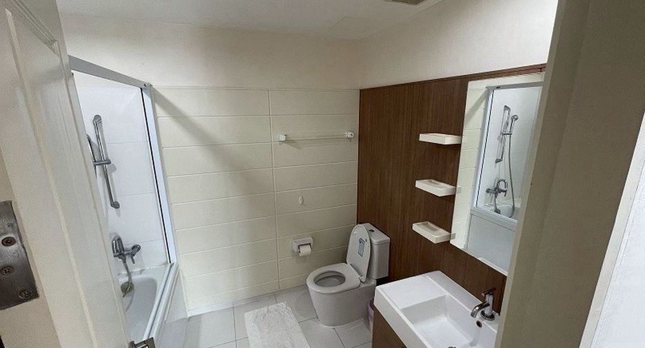 For sale 2 bedrooms condo in Sathon, Bangkok