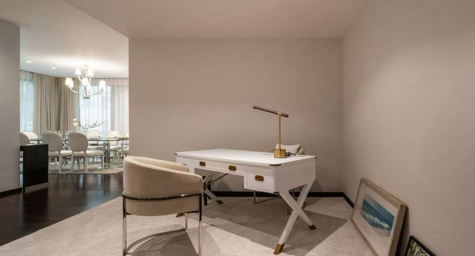 For rent 3 bedrooms condo in Watthana, Bangkok