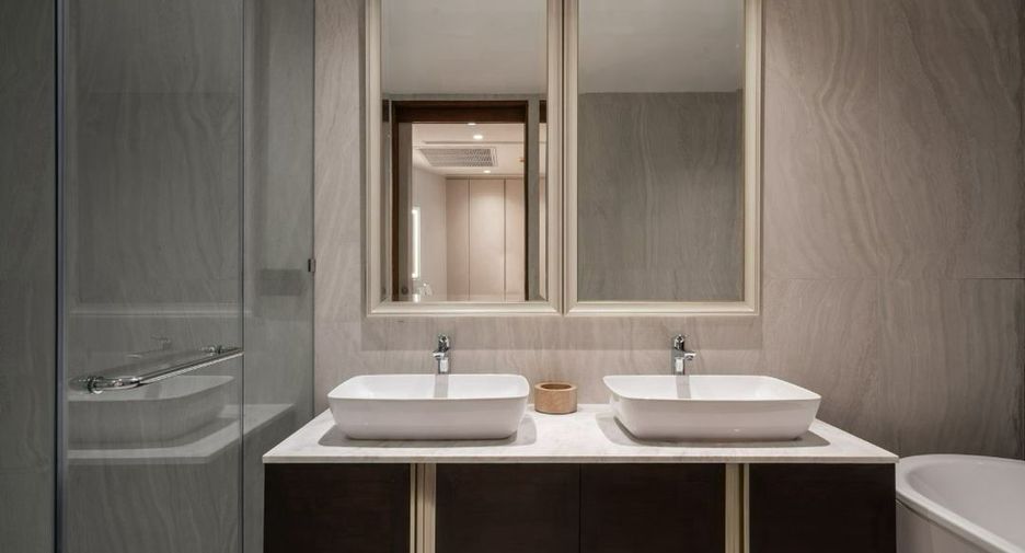 For rent 3 bedrooms condo in Watthana, Bangkok