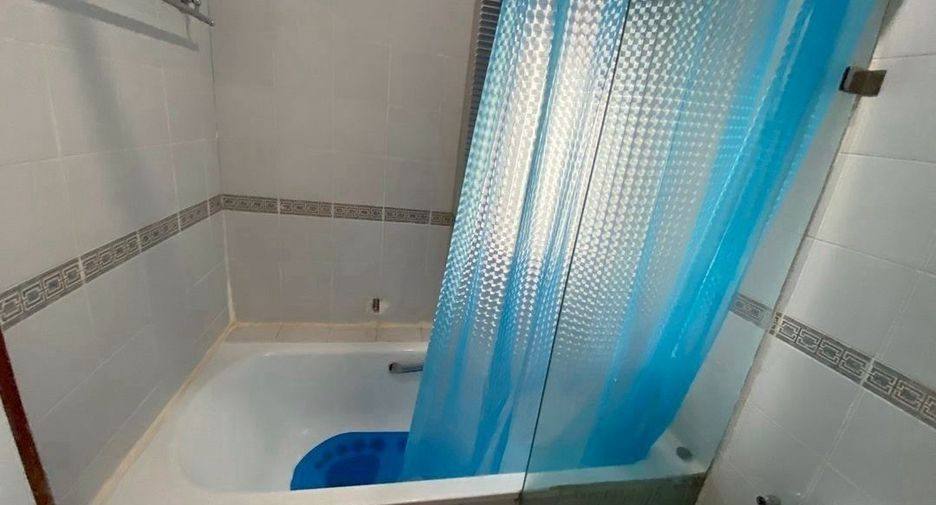 For rent 2 bedrooms condo in Pathum Wan, Bangkok