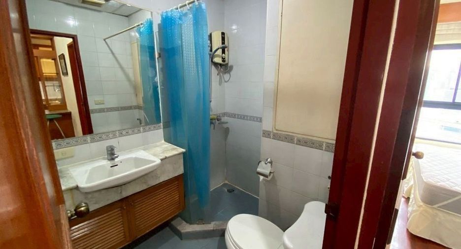 For rent 2 bedrooms condo in Pathum Wan, Bangkok