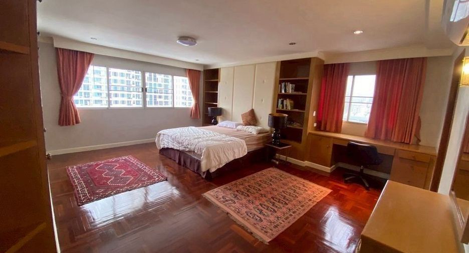 For rent 2 bedrooms condo in Ratchathewi, Bangkok