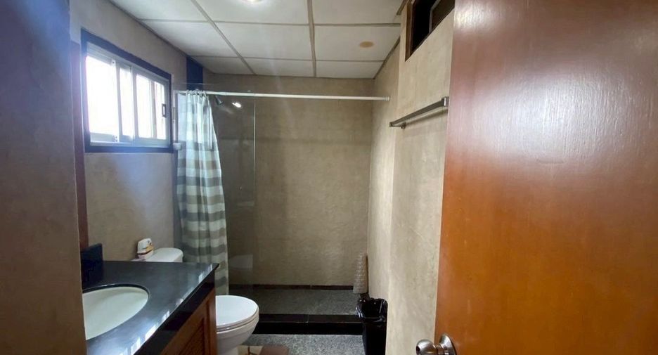 For rent 2 bedrooms condo in Ratchathewi, Bangkok