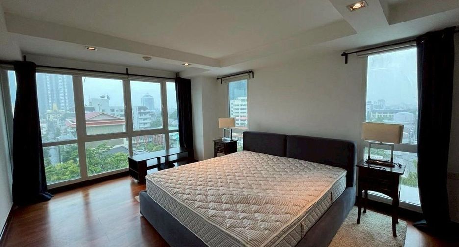 For rent 3 bedrooms condo in Watthana, Bangkok
