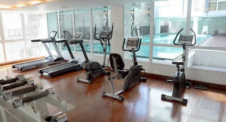 For rent 3 bedrooms condo in Watthana, Bangkok