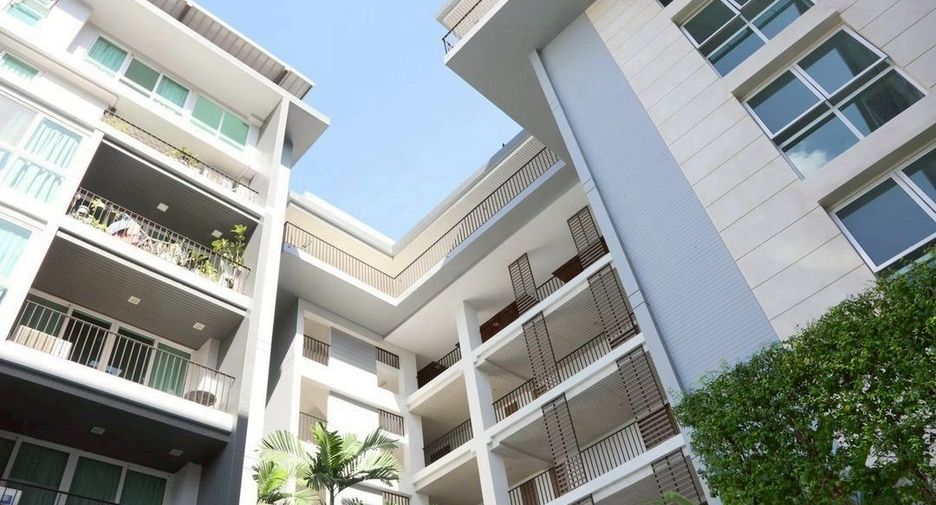 For rent 3 bedrooms condo in Watthana, Bangkok
