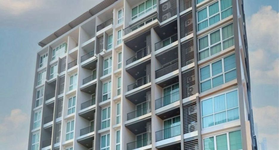 For rent 3 bedrooms condo in Watthana, Bangkok